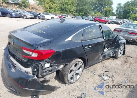 2018 Honda Accord Touring z USA, uszkodzony, nr VIN 1HGCV1F92JA028695
